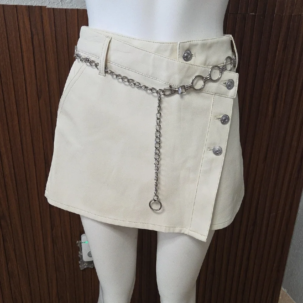 We The Free Cream Mini Skirt with Silver Chain Detail Size 30 In [1958]
